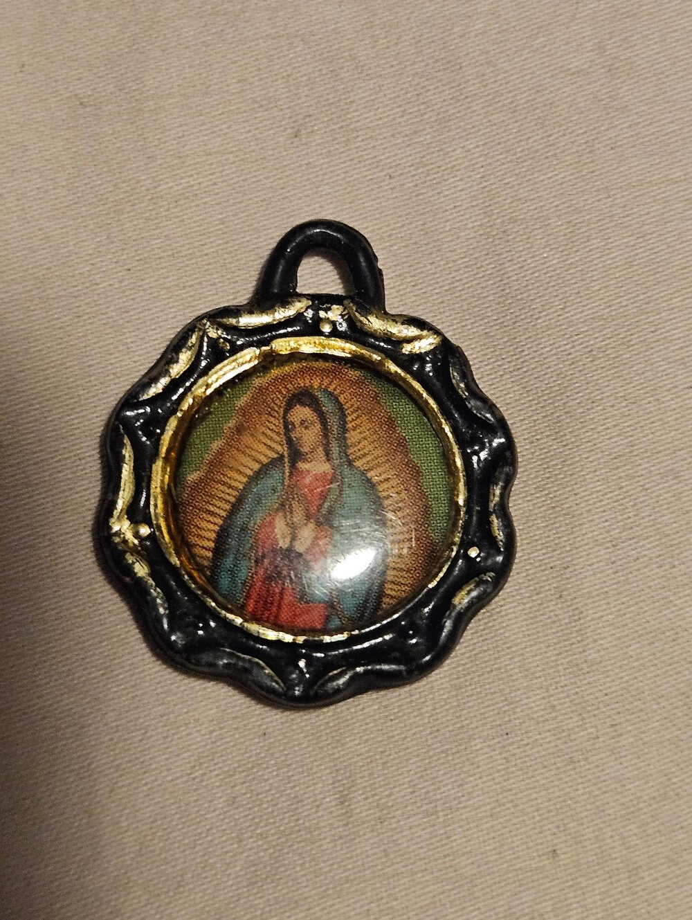 Vintage Religious Medals & Crucifix Pendants Lot of 7 - Picture 16 of 16